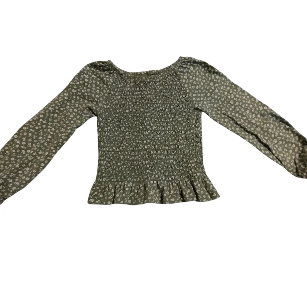 💚 2/$10 Old Navy Green Floral Smocked Long Sleeve Pullover Top Shirt Size 6-7